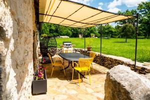 Maisons de vacances Gite la Bergerie - La Deveze Livernon : photos des chambres