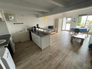 Appartements A 100m de la plage - Vue mer - Climatise : photos des chambres