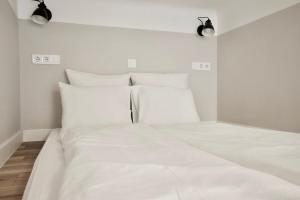 Standard Apartment by Hi5- Fehérhajó Studio