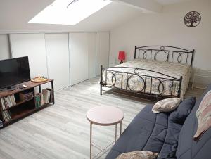 Appartements Calme, proche Bordeaux - jardin et chats : photos des chambres