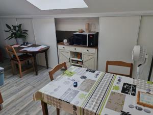Appartements Calme, proche Bordeaux - jardin et chats : photos des chambres