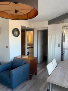 Appartements Elegant appart avec balcon, Clim et garage : Appartement 2 Chambres