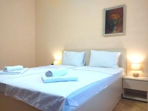 Central Vintage Apartment for 4 Guests & Private Parking