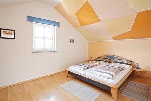 Two-Bedroom Apartment room in Am Rückerlhof