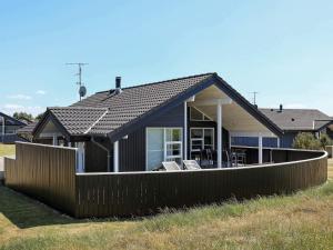 6 person holiday home in Ringkøbing-By Traum - 3hvězdičkové hotely ve městě Sondervig