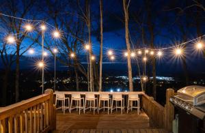 Eagles Haven - Two Cabins with Massive Deck & Views