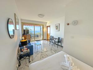 Riviera Escape Promenade Nice