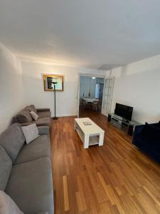 Grand Appartement Tour Eiffel Place Barcelone