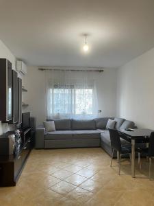 Apartament buze detit