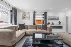 Sleeps 6 Manchester home by City SuperHost
