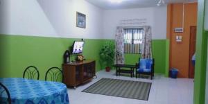 RUMAH TAMU WAFAA, Homestay Temerloh Near Hospital MUSLM ONLY terrace house, 3 air conditioning, complete amenities