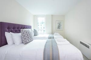 Zone 1 , 2 Bed Apt , Tube Station 2 Mins Walk , Ideal For Leisure , Families , Contractors Stays , Weekly Offers , Sleeps 4