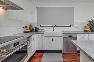 City Views King Beds Sleeps 6 Quiet Street