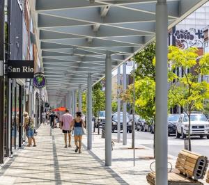 Shope & Stay Central 7