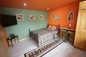 Georgias Gate Studio Cottage - Sleeps 4 & Pets Ok