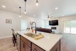 The Crossing at Lake Forest- 39