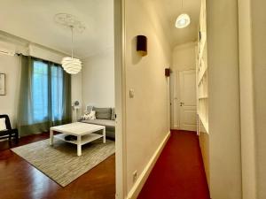 2P Moderne Riquier proche Port, Gare, Tramway