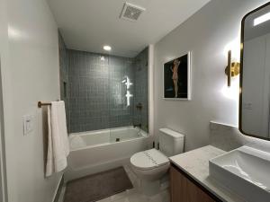 Modern 2BR-2BA in Downtown