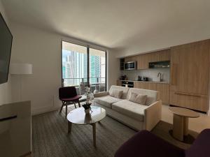 Modern 2BR-2BA in Downtown