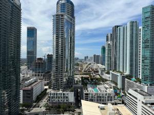 Modern 2BR-2BA in Downtown