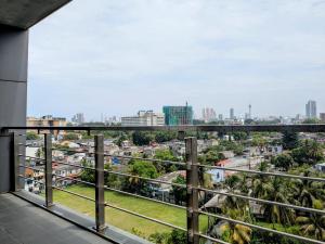 3 Bedroom Apartment in Colombo 05, Pool, Gym, Rooftop