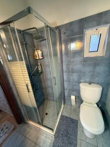 Modern 1-bedroom with BBQ & Roof Garden near Beach