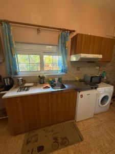 Modern 1-bedroom with BBQ & Roof Garden near Beach