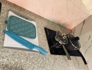 Modern Apartment, private Entrance, Private Backyard