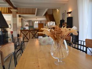 Maisons de vacances Holiday Home in Thedirac with Private Pool : photos des chambres
