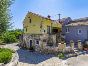 Holiday Home Kate by Interhome