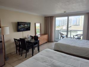Estudios en las playa de Sunny Isles Beach