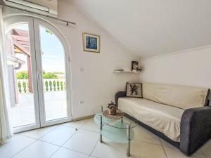 Apartment Mirjana-2 by Interhome