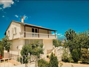 White House Korçë Guesthouse