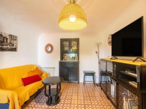 Mansion in St Martí with Vineyards & Garden