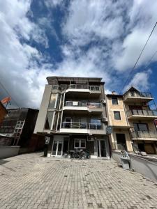 Sun Lux Apartments