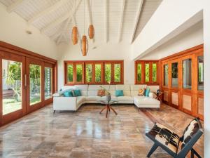 Majestic 5BR Villa with maid & jacuzzi in Cap Cana