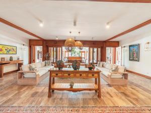 Majestic 5BR Villa with maid & jacuzzi in Cap Cana