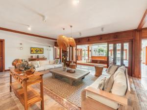 Majestic 5BR Villa with maid & jacuzzi in Cap Cana