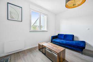 Appartements CityLodge Evreux - Spacieux 40m2 1 ch Parking WiFi - Proche Centre & Gare : photos des chambres