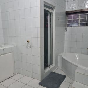 YELLOW STARS GUESTHOUSE 1hr 2hrs Day Rest