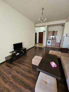 Buzand Apartment