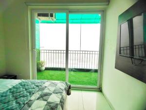 Friendly Stays - Best Balcony in High Rise Building