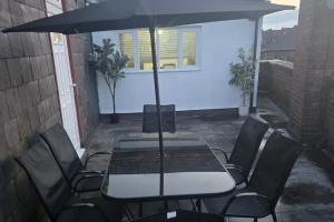 2 Bed - Sleeps 6 - Private Balcony - City Centre