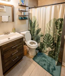 The Jungle Nook - Themed Getaway,Backyard,Grill