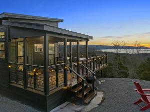 Shadowrock - Luxury Tiny Home with Amazing Views