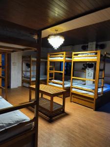 Moondance Hostel & Garden Restaurant