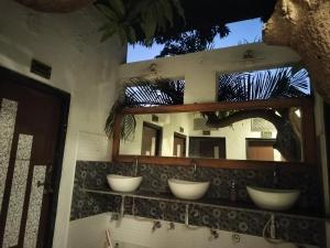 Moondance Hostel & Garden Restaurant