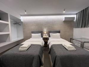 MetroSide & Concert Hall Studio by ΜΡS