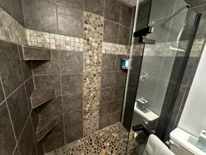 Modern Downtown Retreat