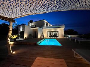 Villas Modern villa with sea view : photos des chambres